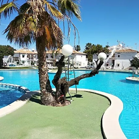 Charmant Rez-de-chaussee Et Piscine Bar-restaurant Apartment