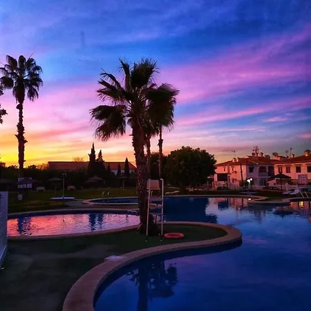 Charmant Rez-de-chaussee Et Piscine Bar-restaurant * Alicante